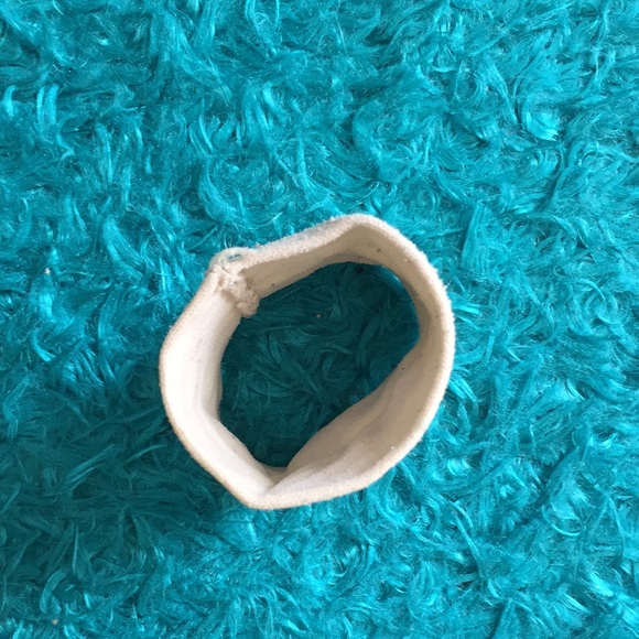 Retro Hello Kitty wristband - Picture 3 of 8